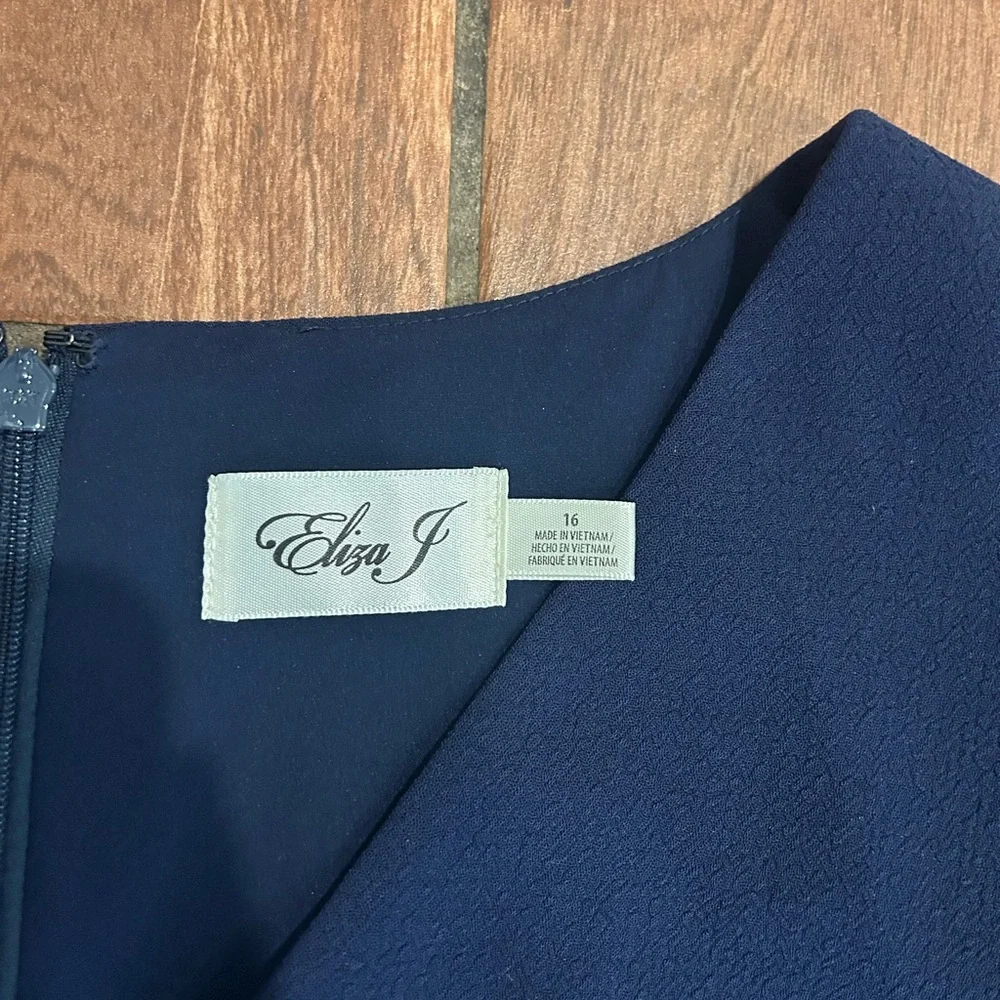 Eliza J size 16 navy flouncy dress - Picture 2 of 2